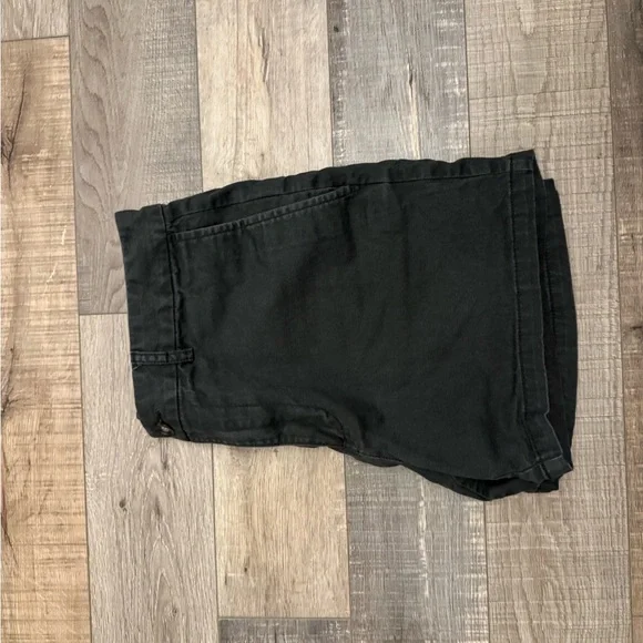 Old Navy Slim Built-In Flex Shorts — Charcoal - Picture 3 of 7